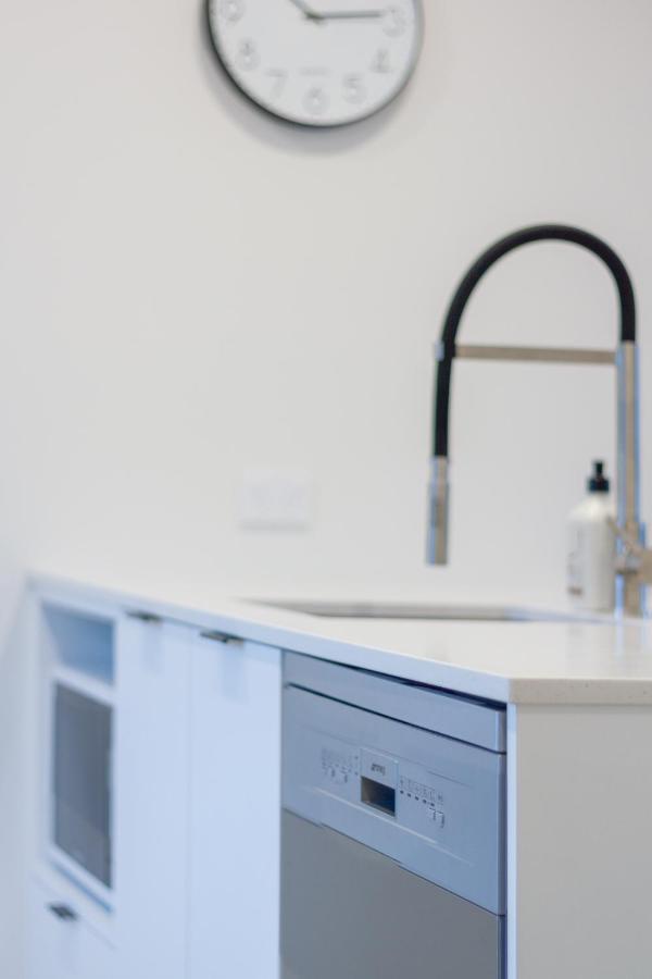 City Lights Retreat With Carpark 2 Bed 2 Bath Christchurch Buitenkant foto