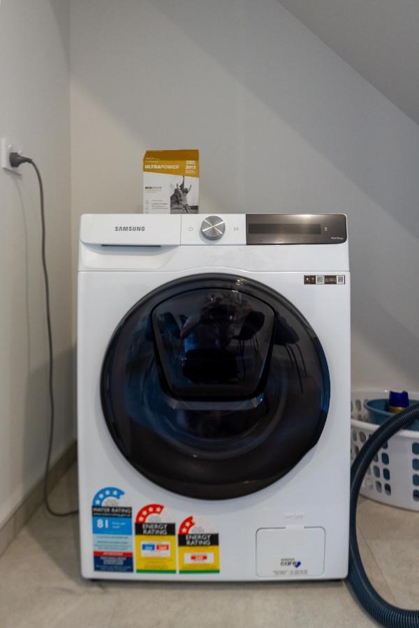 City Lights Retreat With Carpark 2 Bed 2 Bath Christchurch Buitenkant foto