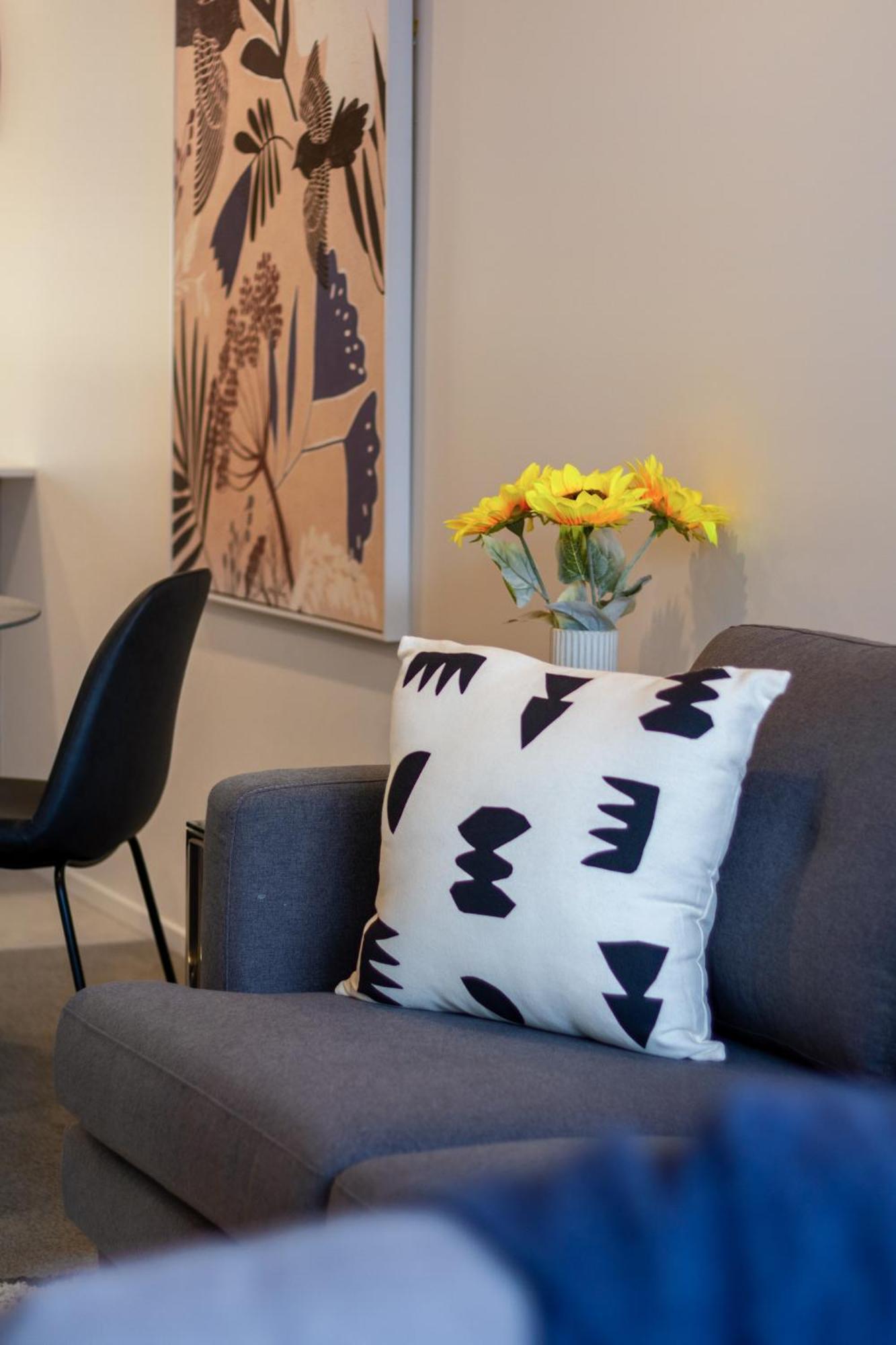 City Lights Retreat With Carpark 2 Bed 2 Bath Christchurch Buitenkant foto