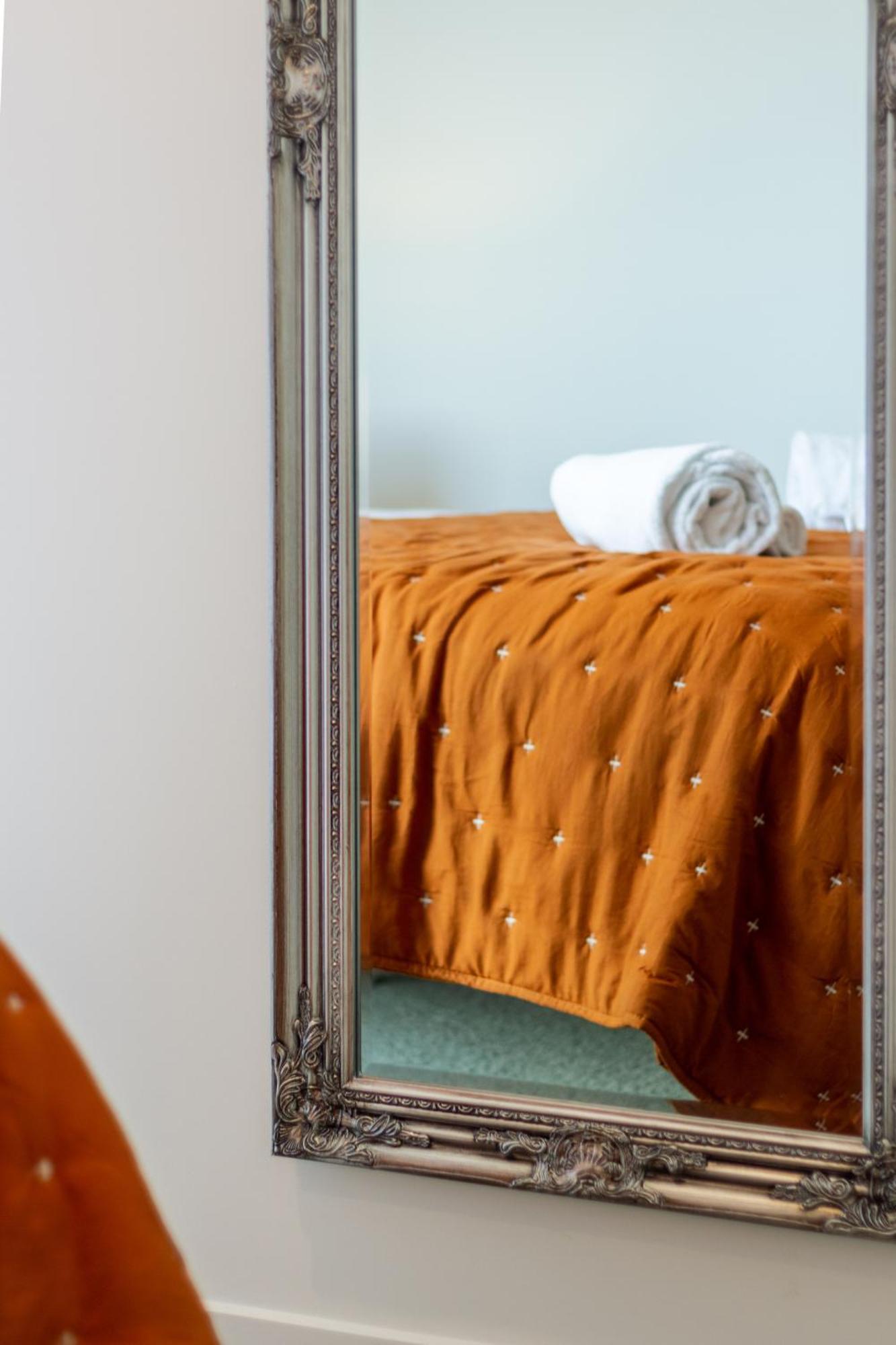City Lights Retreat With Carpark 2 Bed 2 Bath Christchurch Buitenkant foto